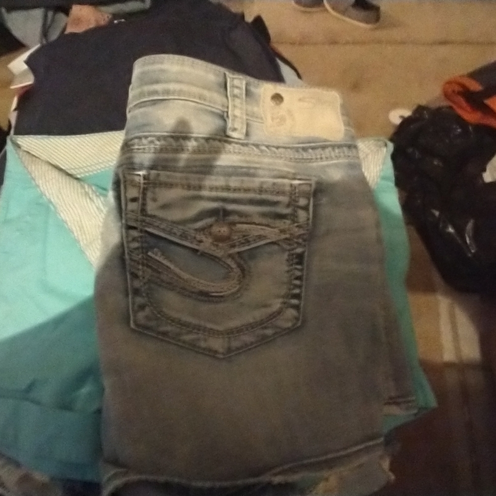 Clothes - Picture 12 of 16